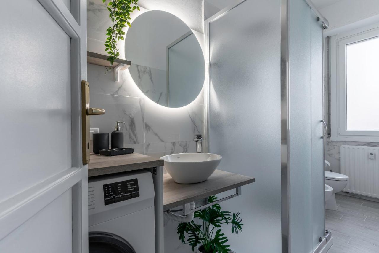 Sebino18 - Design Apartment Suite Milan Exterior photo
