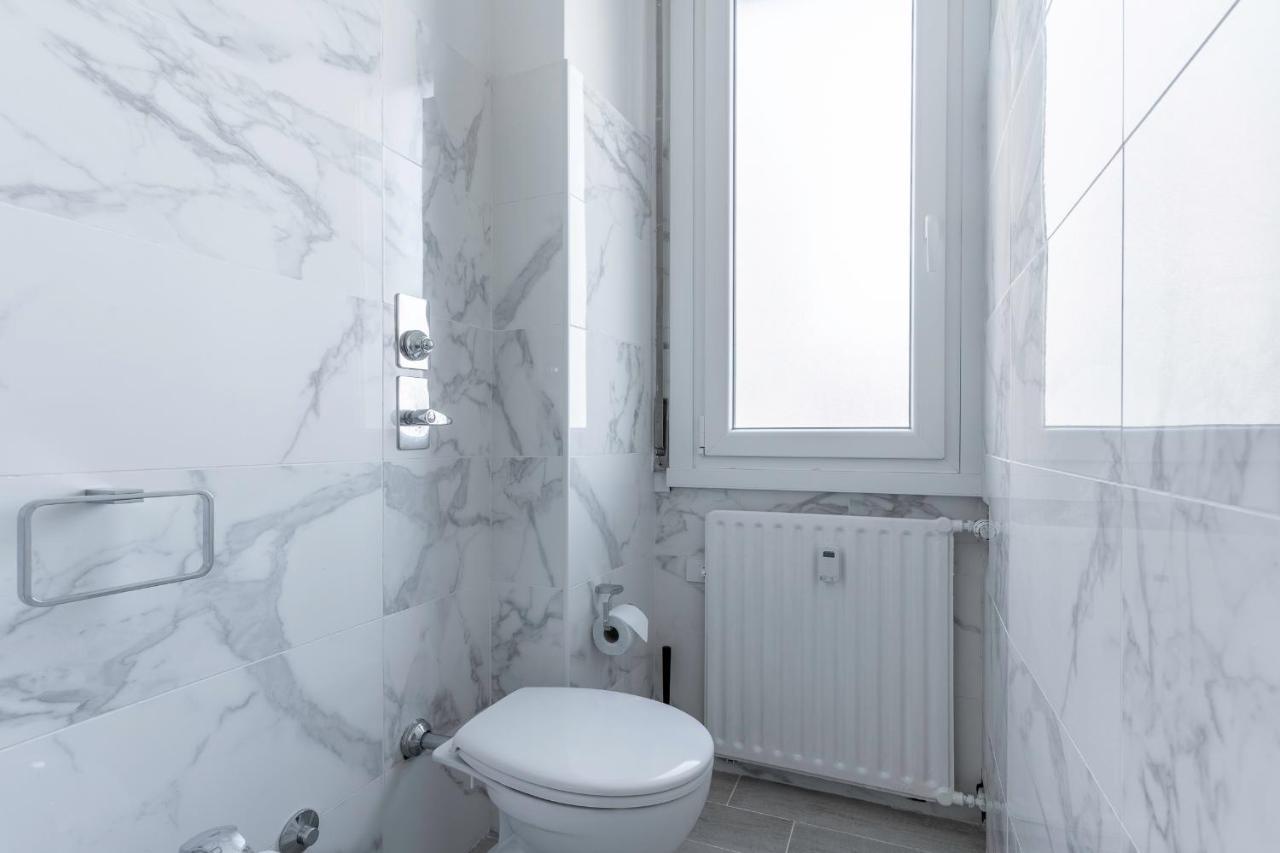 Sebino18 - Design Apartment Suite Milan Exterior photo