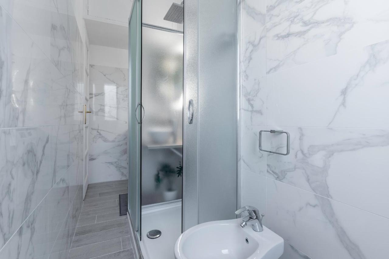 Sebino18 - Design Apartment Suite Milan Exterior photo